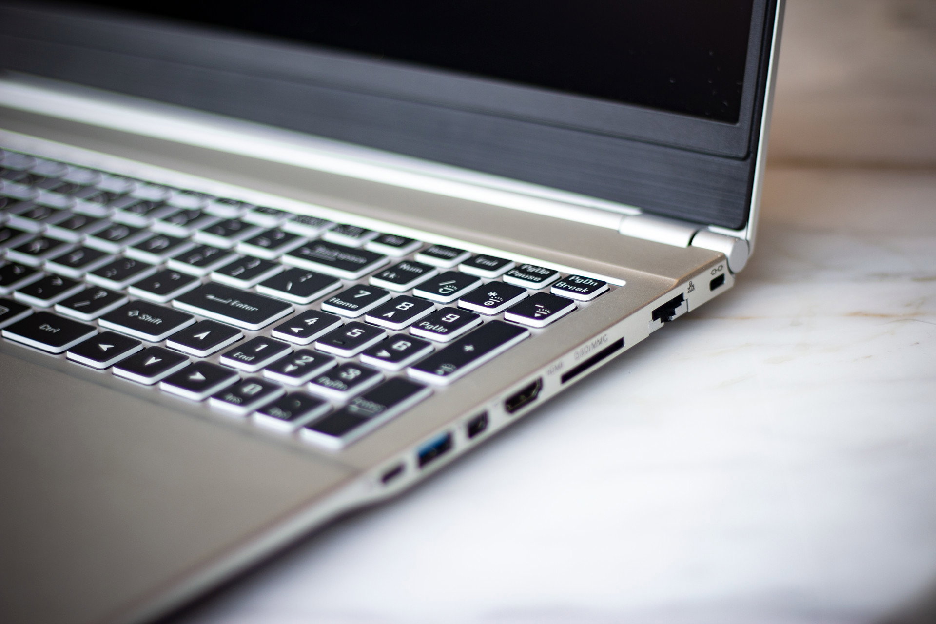 Style and mobility harmonize for a professional look on the go.